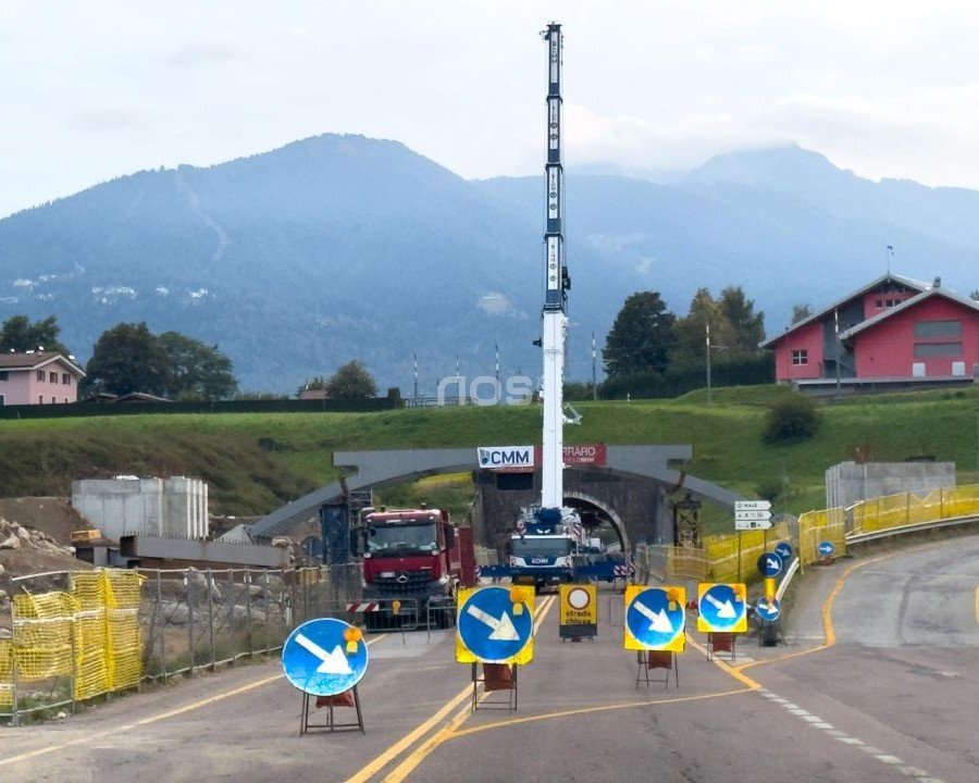 Malé, posato l’arco del nuovo svincolo: viabilità modificata fino al 10 ottobre