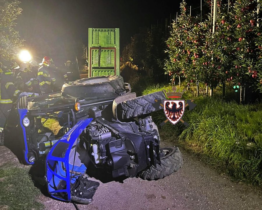 Banco, il trattore si ribalta con le mele