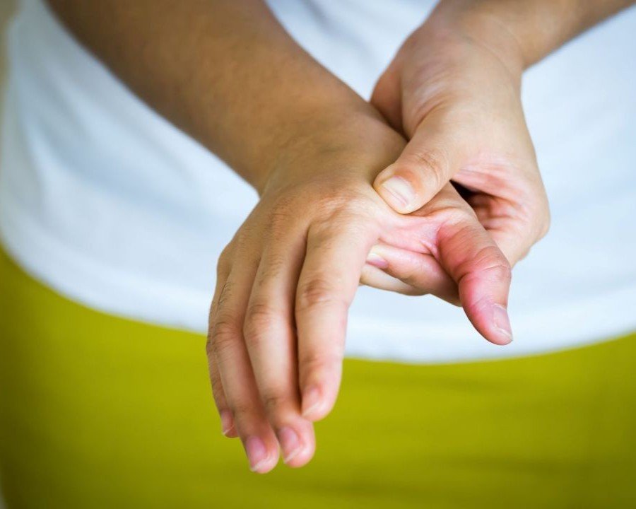 Malattie reumatiche: cosa sono e come si curano