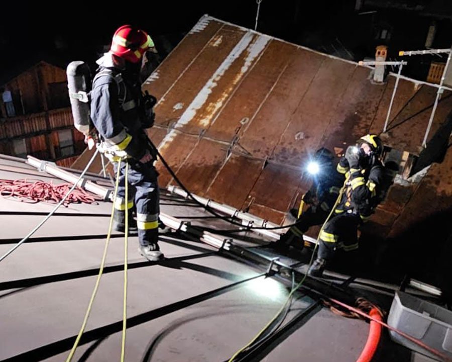 Vermiglio, canna fumaria a fuoco