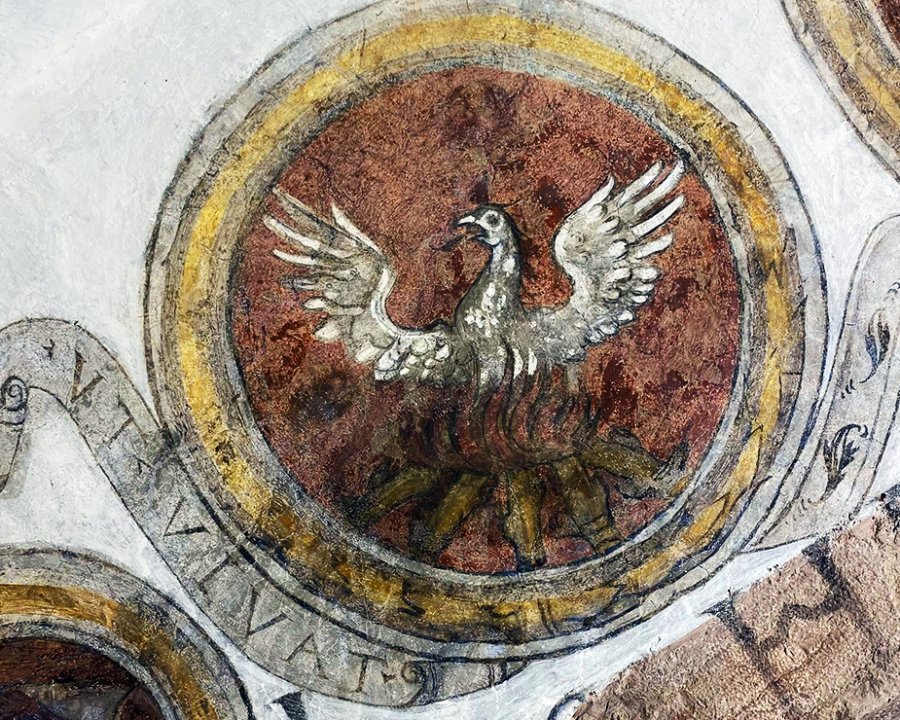 Denno, riappaiono gli stemmi nella chiesa pievana