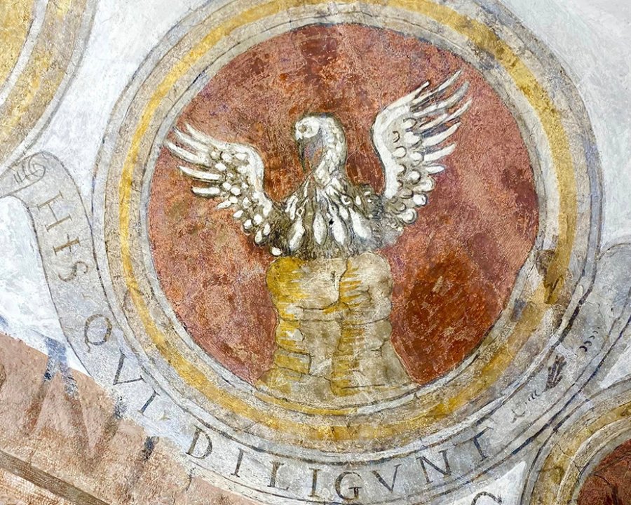 Denno, riappaiono gli stemmi nella chiesa pievana