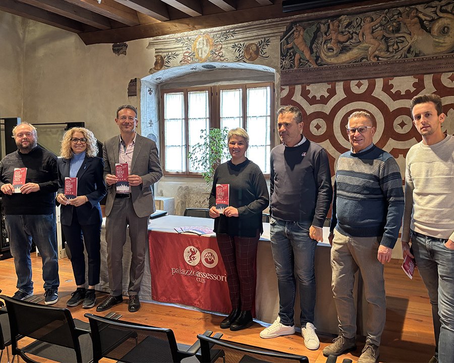 La magia del Natale avvolge il paese di Cles