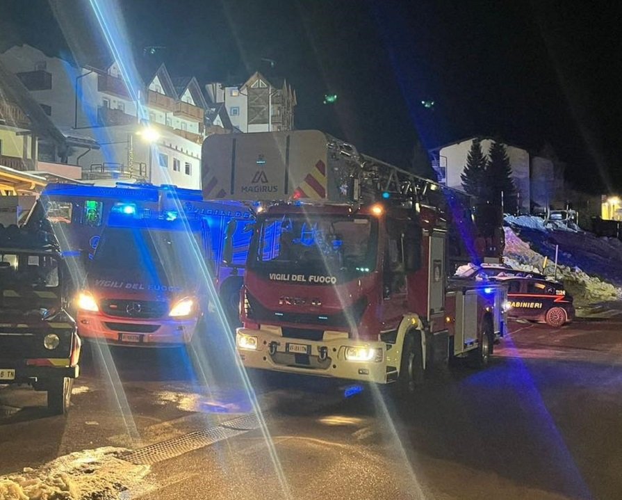 Tonale, hotel a fuoco nella notte