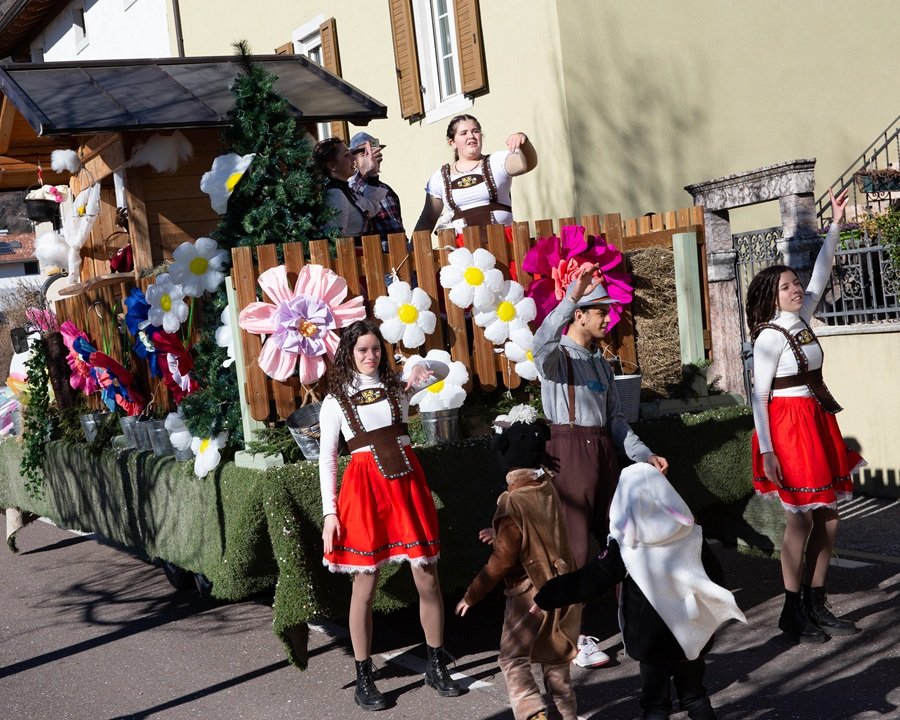 Mezzocorona, in migliaia per il Carnevale