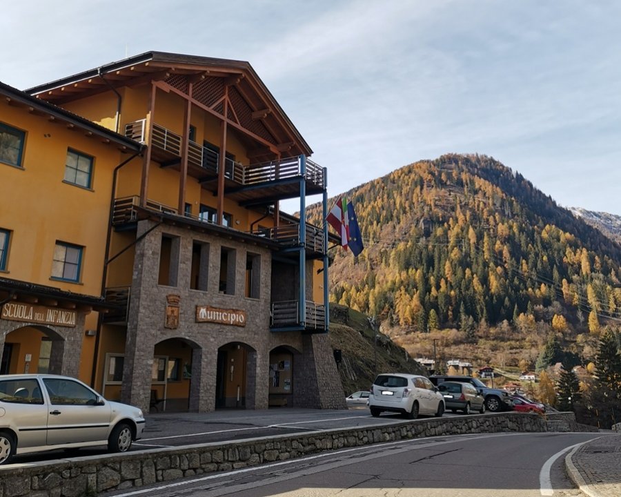 Scatti in posa: a Ossana un laboratorio fotografico per giovani creativi