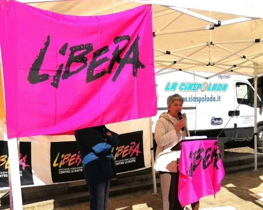 Cles si ferma per ricordare