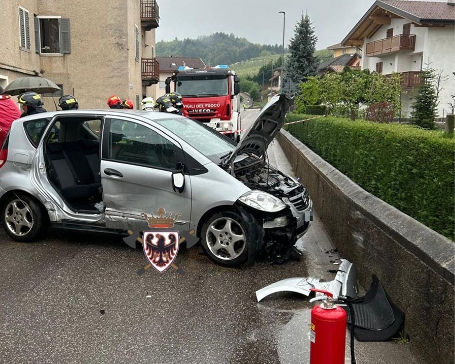 Cunevo, cinque feriti in un incidente stradale