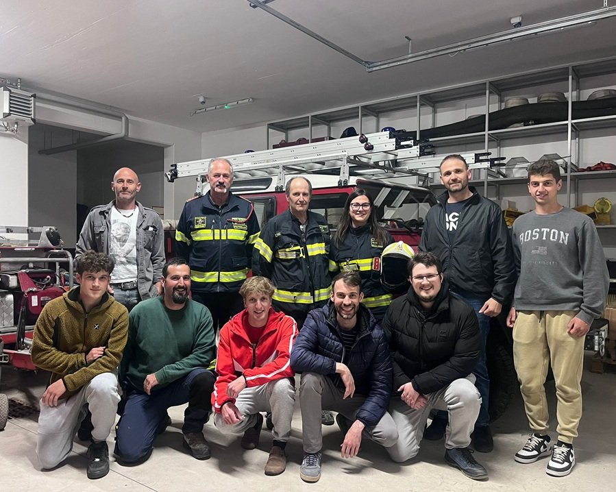 Chiara Cavosi, 22 anni, nuova comandante dei vigili del fuoco volontari di Sfruz